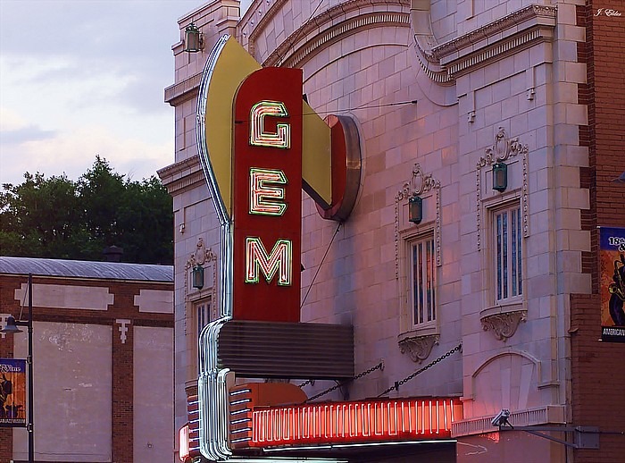 Kansas City, MO: Sign for the GEM Theater looking to the East - Kansas City Jazz District