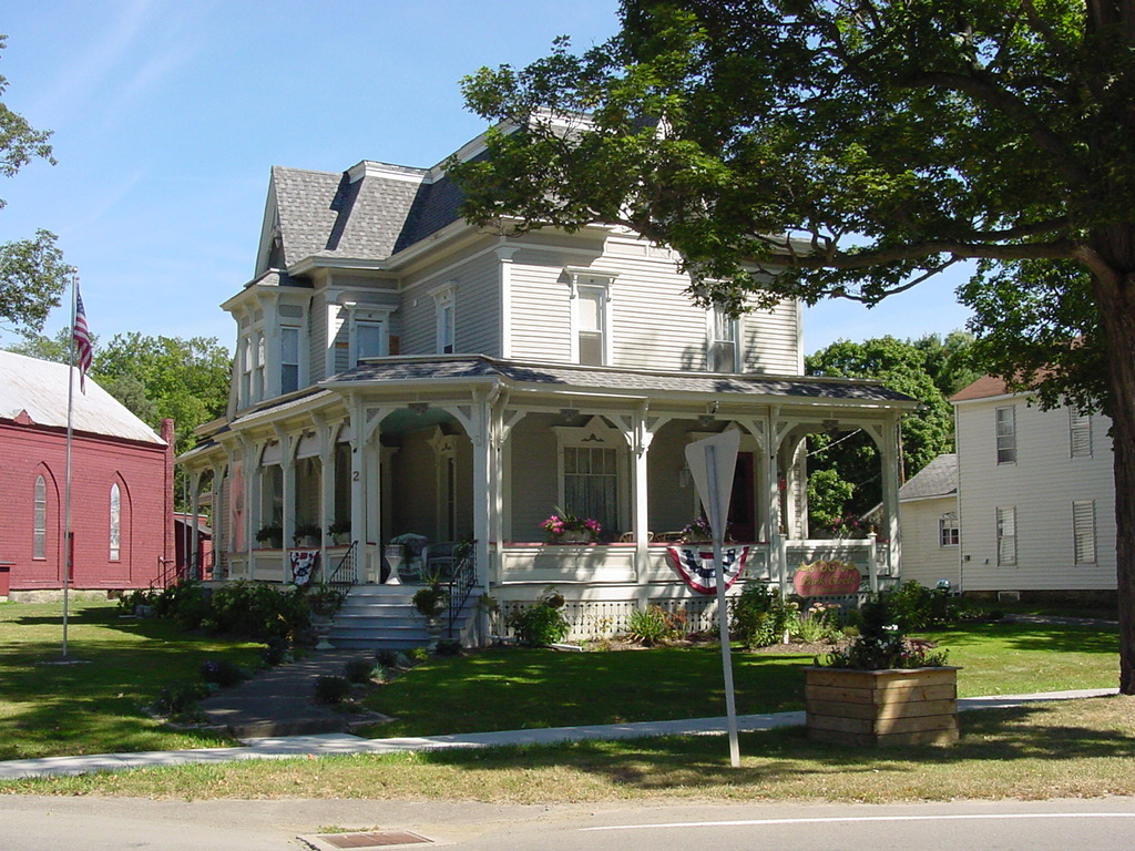 Angelica, NY: Park Circle B&B, located on the park circle.