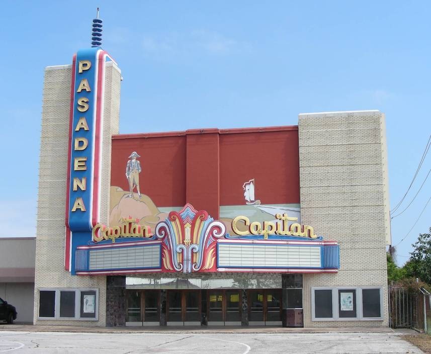Pasadena, TX: El Capitan Theatre building