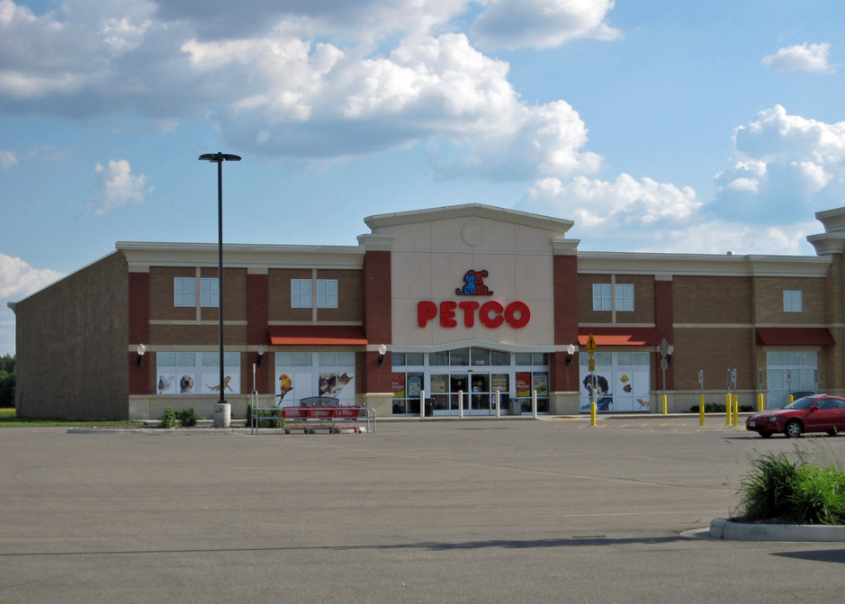 Plover, WI: Petco at Crossroads Commons