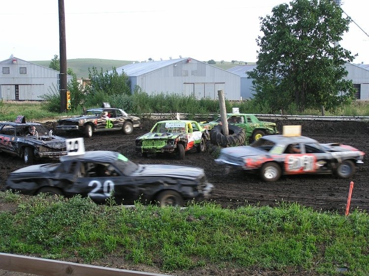 Coon Rapids, IA: figure 8 racing on saturday night