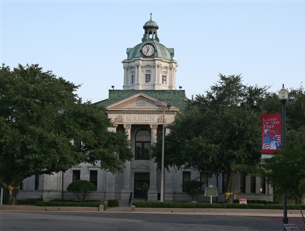 Columbia, MS: Marion County Courthouse
