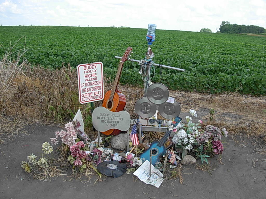 Clear Lake, IA: 43.22037n -93.37556w Buddy holly Richie Vallens Big bopper memorial site