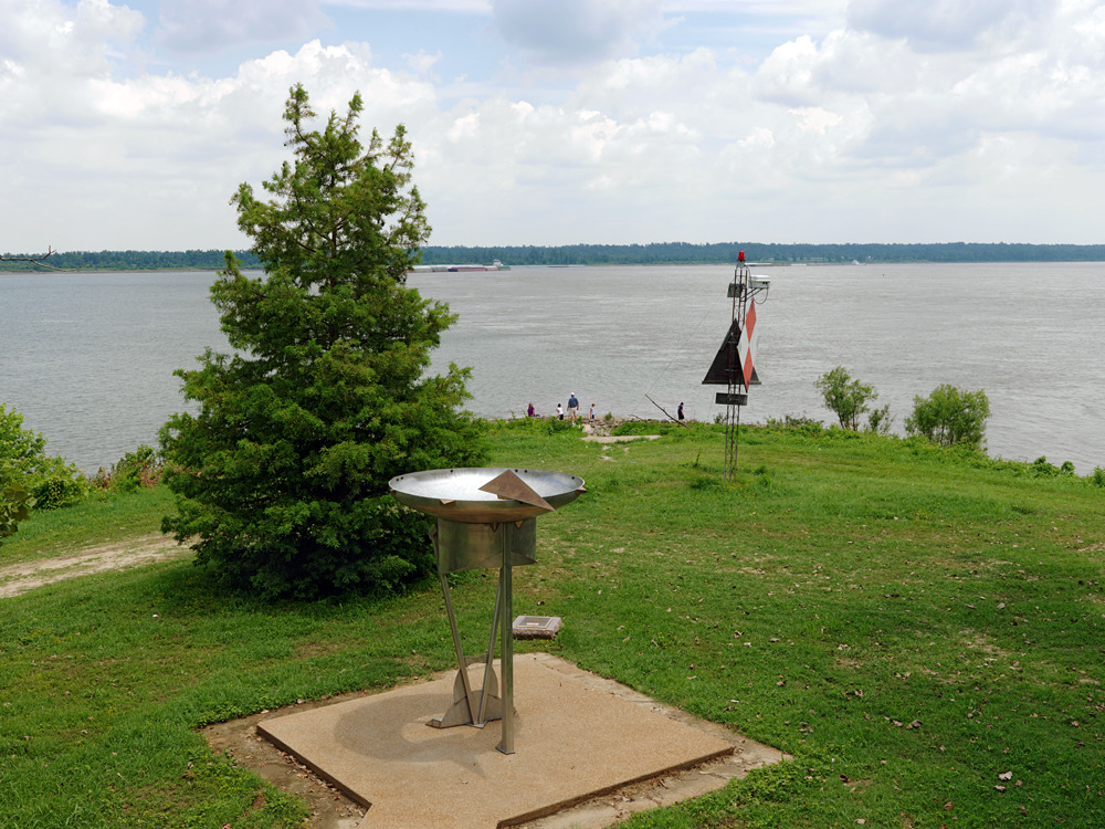 Cairo, IL: Fort Defiance, Confluence of the Ohio and Mississippi Rivers, Cairo, IL 2009