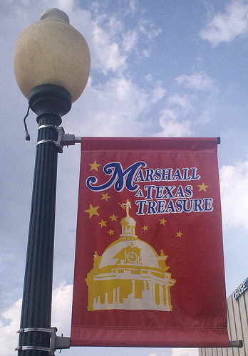 Marshall, TX: sign in downtown