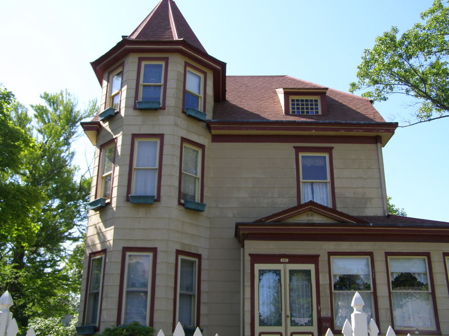 Palmyra, NJ: Old "Victorian" home in Palmyra, NJ