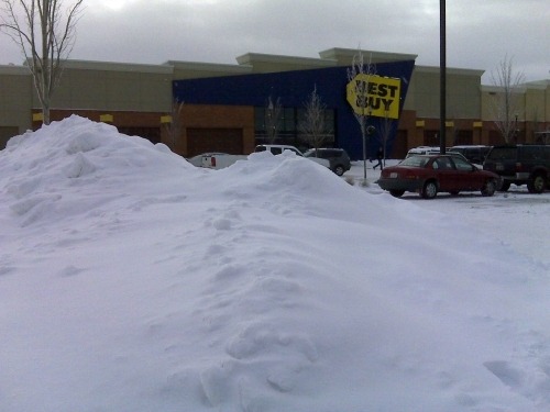 Vancouver, WA: December 08, snow drifts at Best Buy from Blackberry