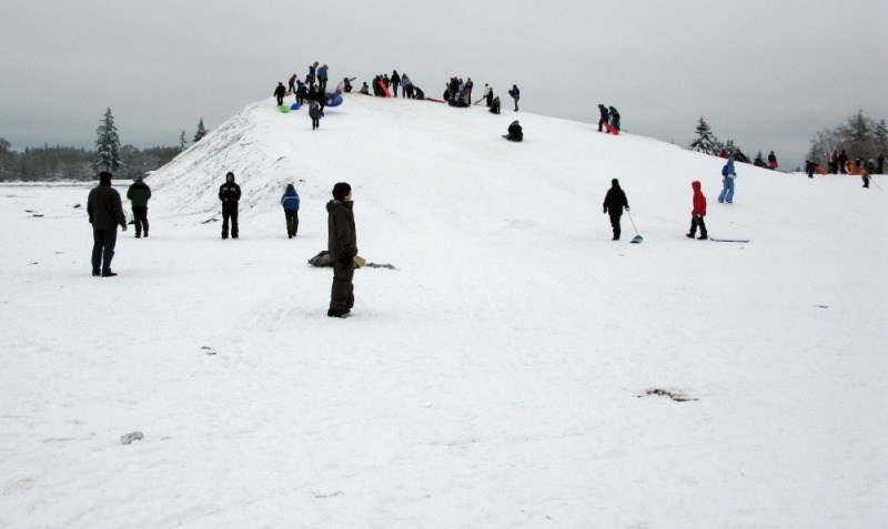 Vancouver, WA: Snow hills are fun!