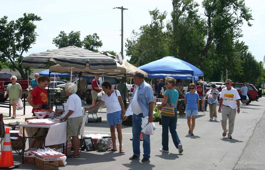 Moore, OK: Enjoy Moore's Farmers Market at 105 East Main in Old Town Moore!