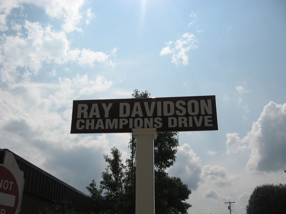 Williamstown, WV: Tribute To A Champion..Ray Davidson