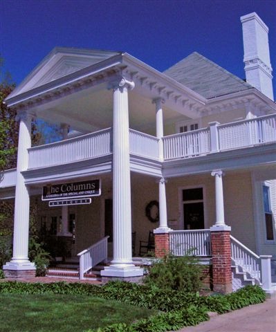 Centerville, IA: The Columns Galleria