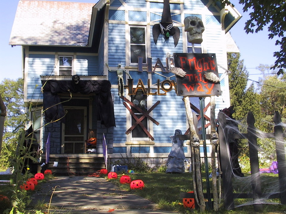Worcester, NY: Home Dressed up for Halloween