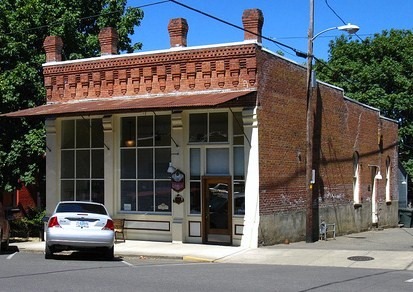 Oakland, OR : historic Oakland Oregon Old post office building on ...