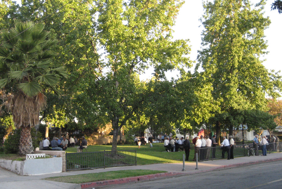 Glendale, CA: ARMENIANS IN GLENDALE " LITTLE ARMENIA"