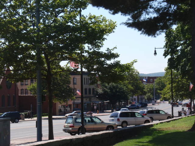 Manchester, CT: Downtown from Center Park