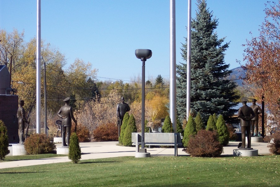 Lewistown, MT: War memorial