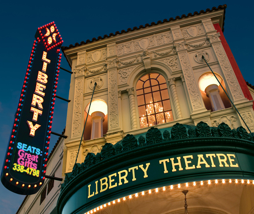 Astoria, OR: Liberty Theatre at night