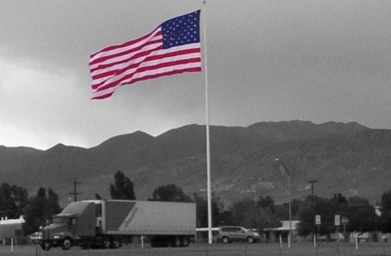 Hawthorne, NV: The Big US Flag by park