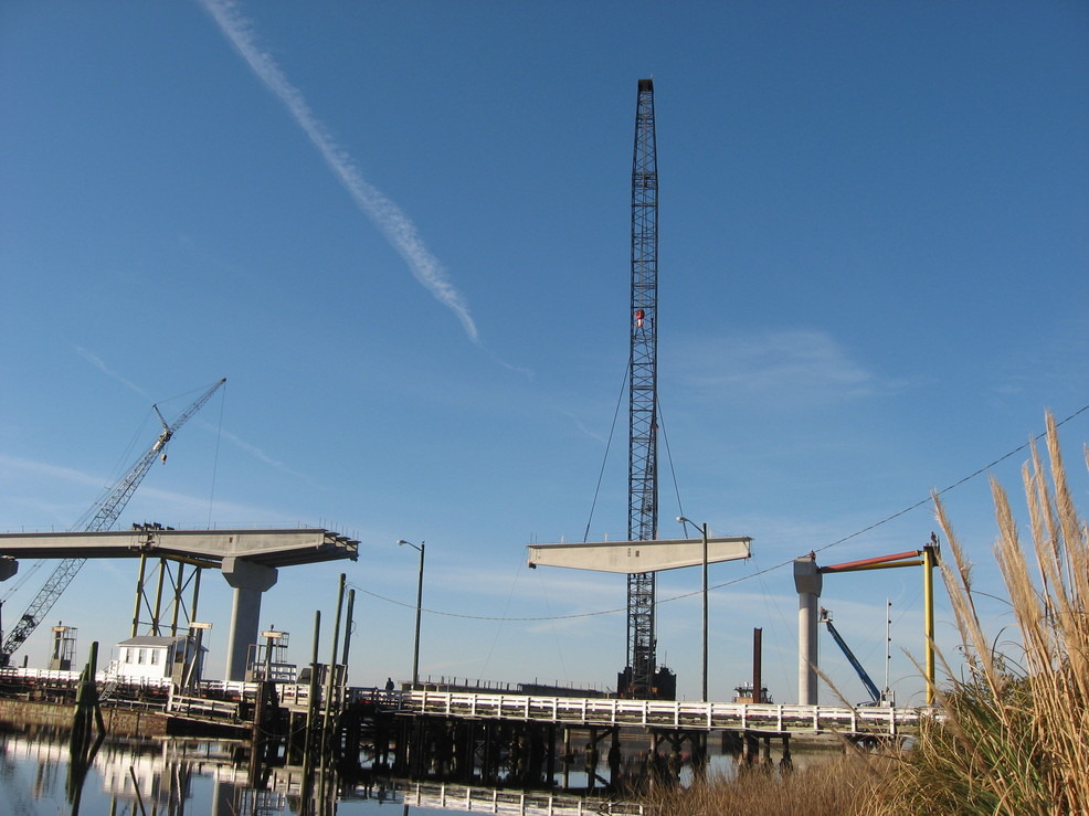 Sunset Beach, NC: 72 ton cantilever being hoisted for the new bridge 01/28/2010