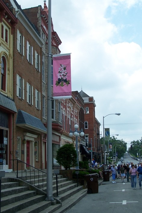 Winchester, KY: Uptown Winchester on Main Street during the 1st Annual Beer Cheese Festival