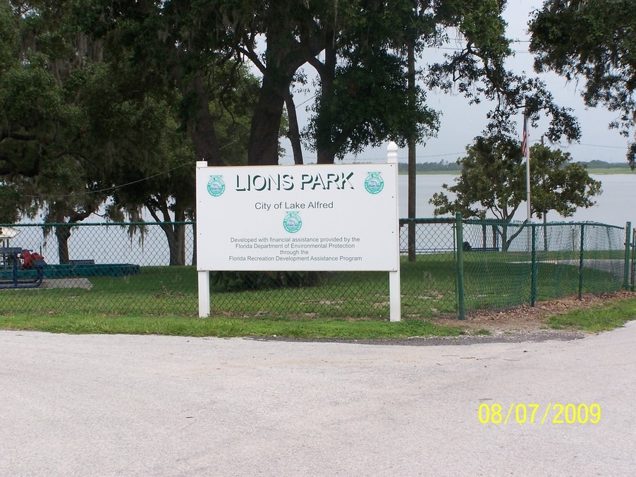 Lake Alfred, FL: Lion's Park