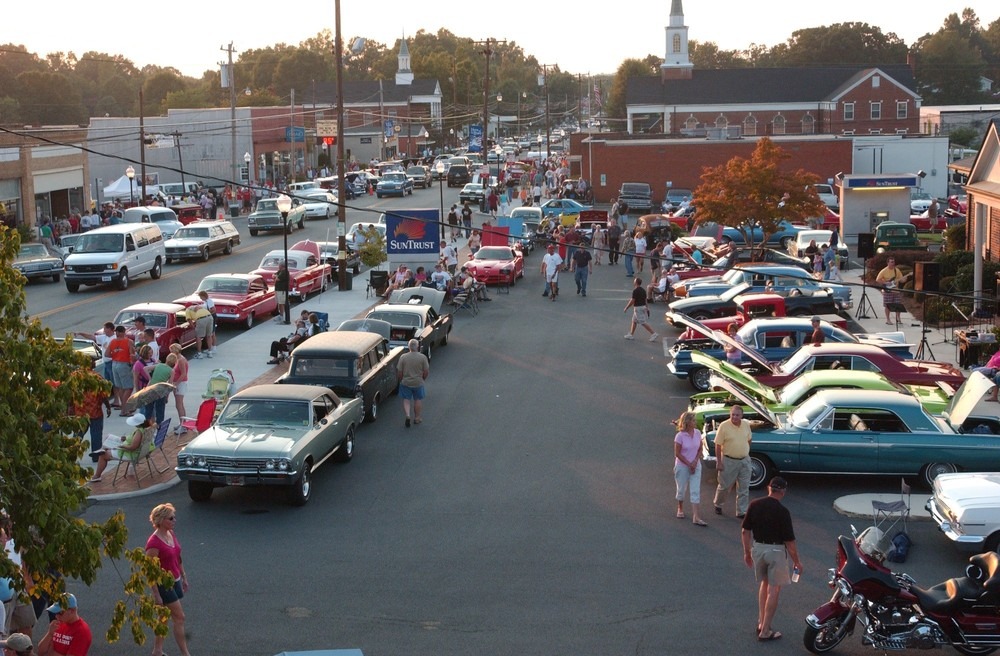 Oakboro, NC: If the weather is pretty, 350-500 cars will show up for the Oakboro Cruise-In & Burnout.