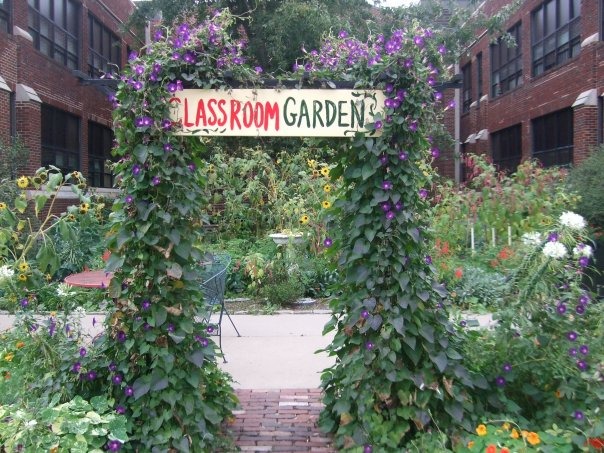 Minneapolis, MN: Loring Community School garden