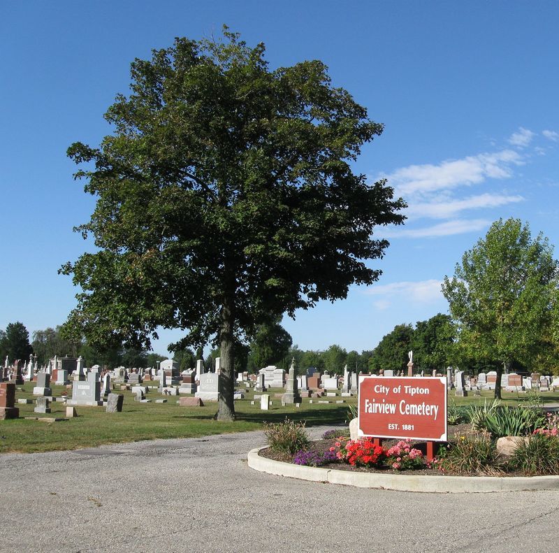 Tipton, IN: Next to the City Park & the Golf Course is Fairview Cemetery, on the scenic south side of town.