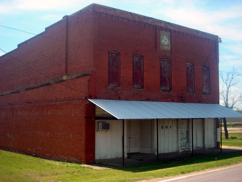 Bardwell, TX: The former Masonic lodge in Bardwell.