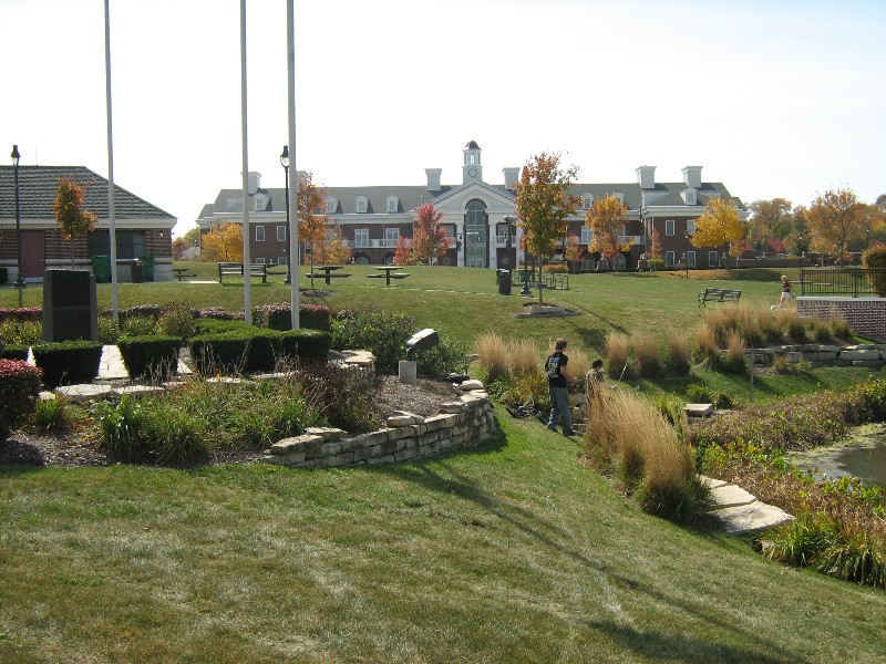 New Lenox, IL: Park at Village Commons