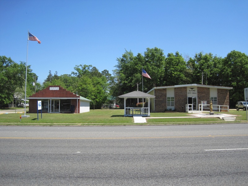 Alford, FL: Alford Post Office and City Hall