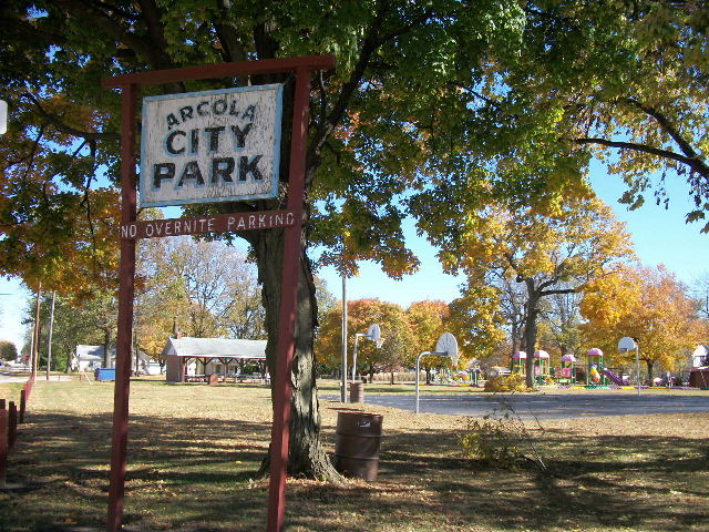 Arcola, IL: They have a nice city park, with playground equipment. It is very clean and peaceful.