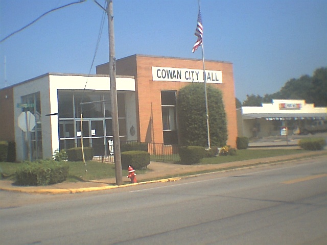 Cowan, TN: the cowan city hall
