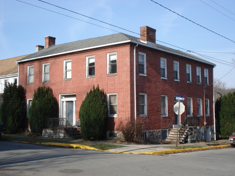 Williamsburg, PA: West Second and Plum Streets