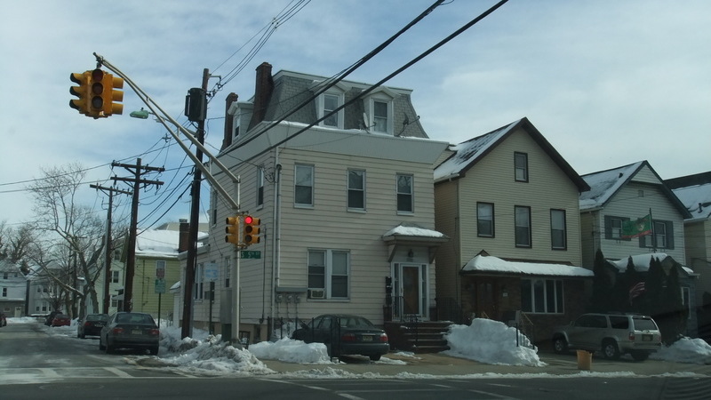 Harrison, NJ: Victorian House at Warren & South 5th St