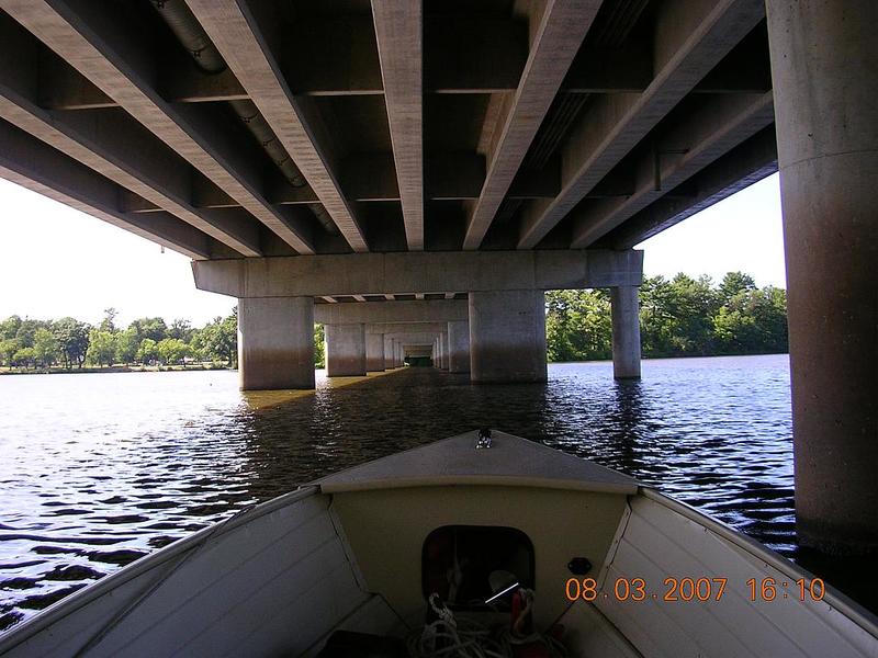 Wisconsin Rapids, WI: Fishing under the Expressway Bridge Wisconsin River.....Wisconsin Rapids