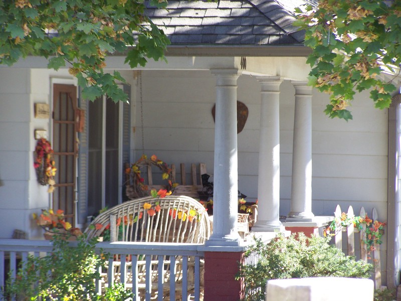 Ash Grove, MO: Ash Grove is a Front Porch Town, This porch a good example on East Walker