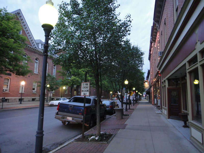 Clearfield, PA: Nice downtown street before dark