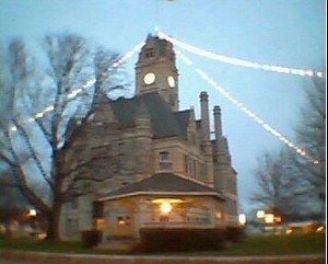 Rensselaer, IN: Jasper County Courthouse with Christmas lights