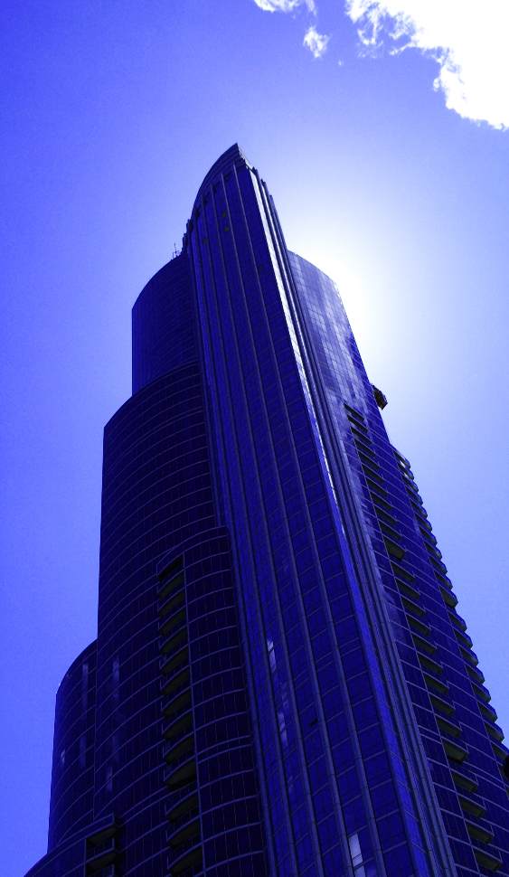 Chicago, IL: blue building