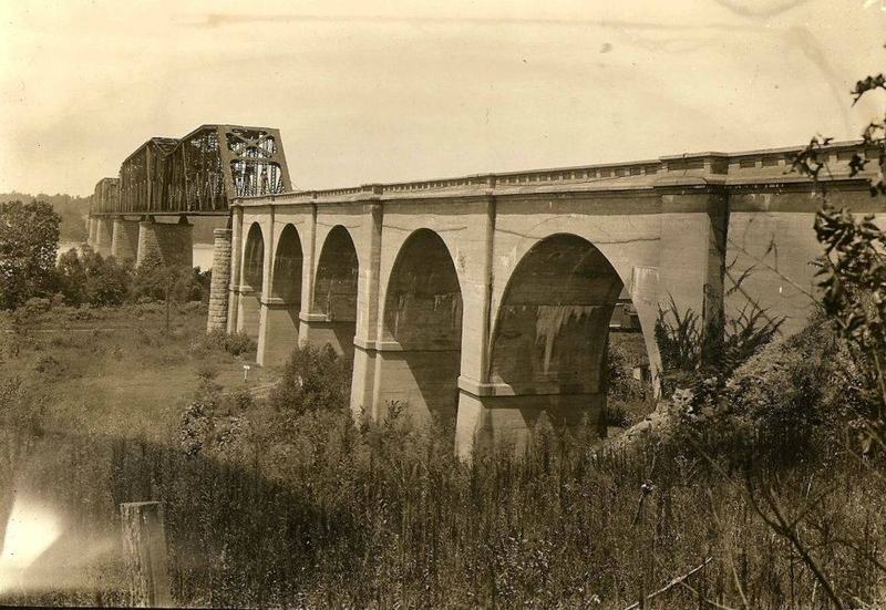 Thebes, IL: Thebes Railroad Bridge