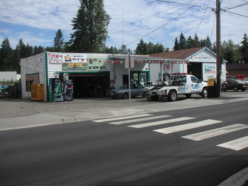 Granite Falls, WA: Wonderful towing company and garage: saved us form the vacation from hell!