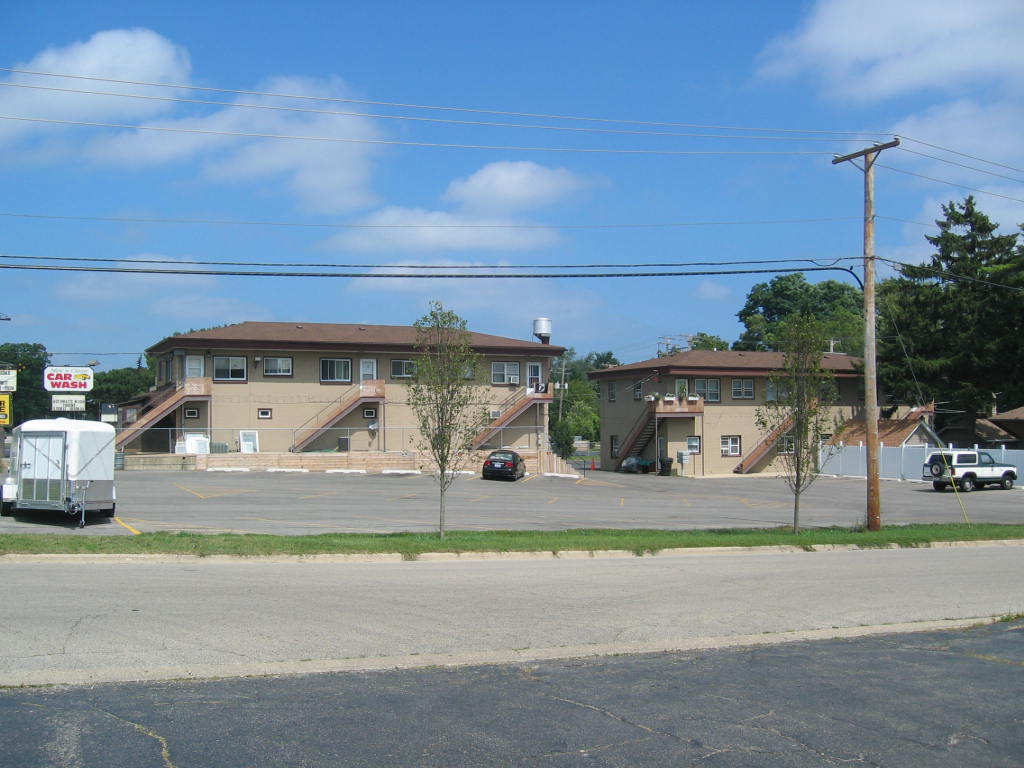 Winthrop Harbor, IL: Apartments on the corner of Sheridan and Eleventh Street