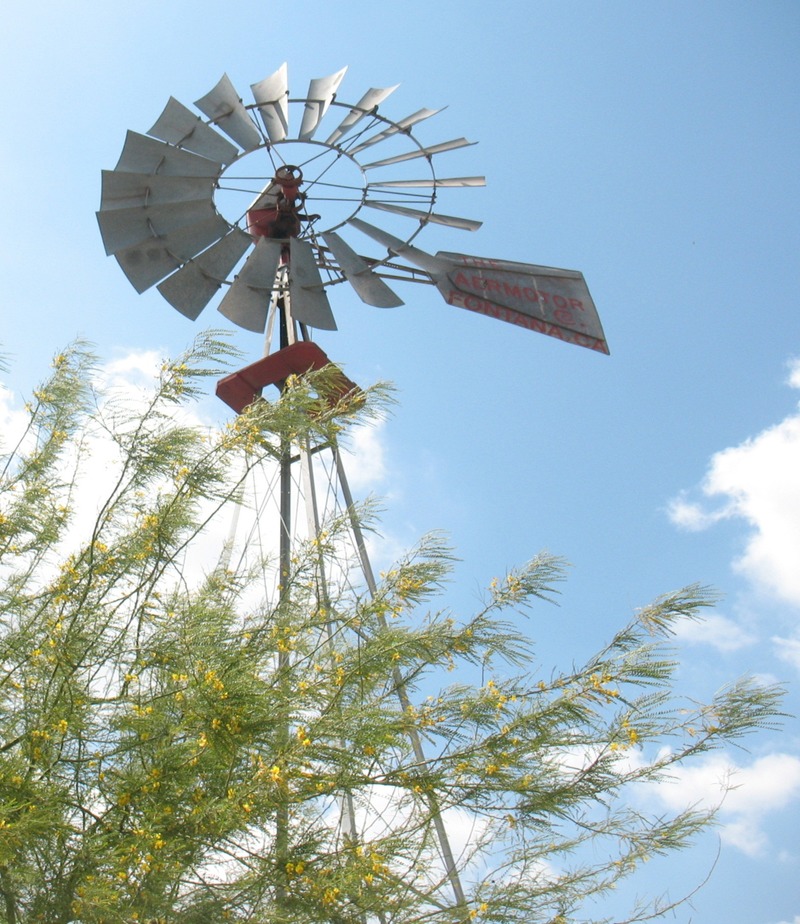 Fontana, CA: Windmill@Art Depot