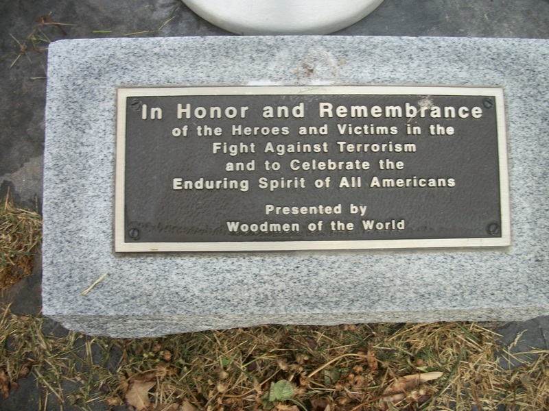 Mulberry Grove, IL: In honor and remembrance presented by the Woodmen of the World