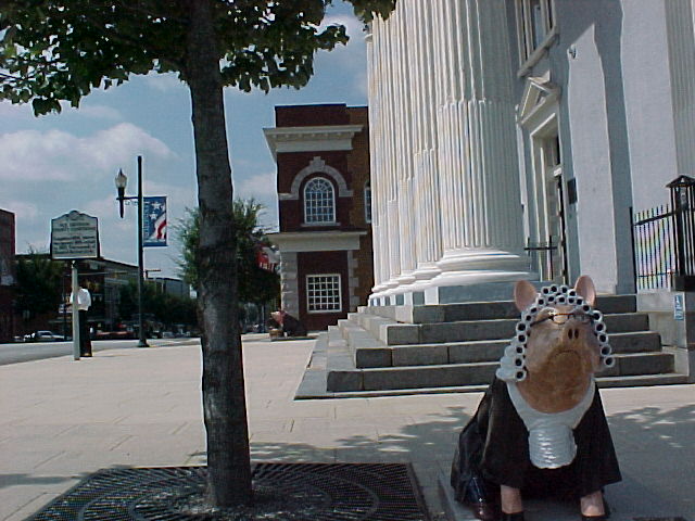 Lexington, NC: Downtown Lexington, BarBeQue City, Pig at Courthouse