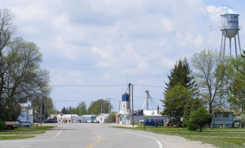 Lake Bronson, MN: A view of Lake Bronson going through main street. coming from east going west