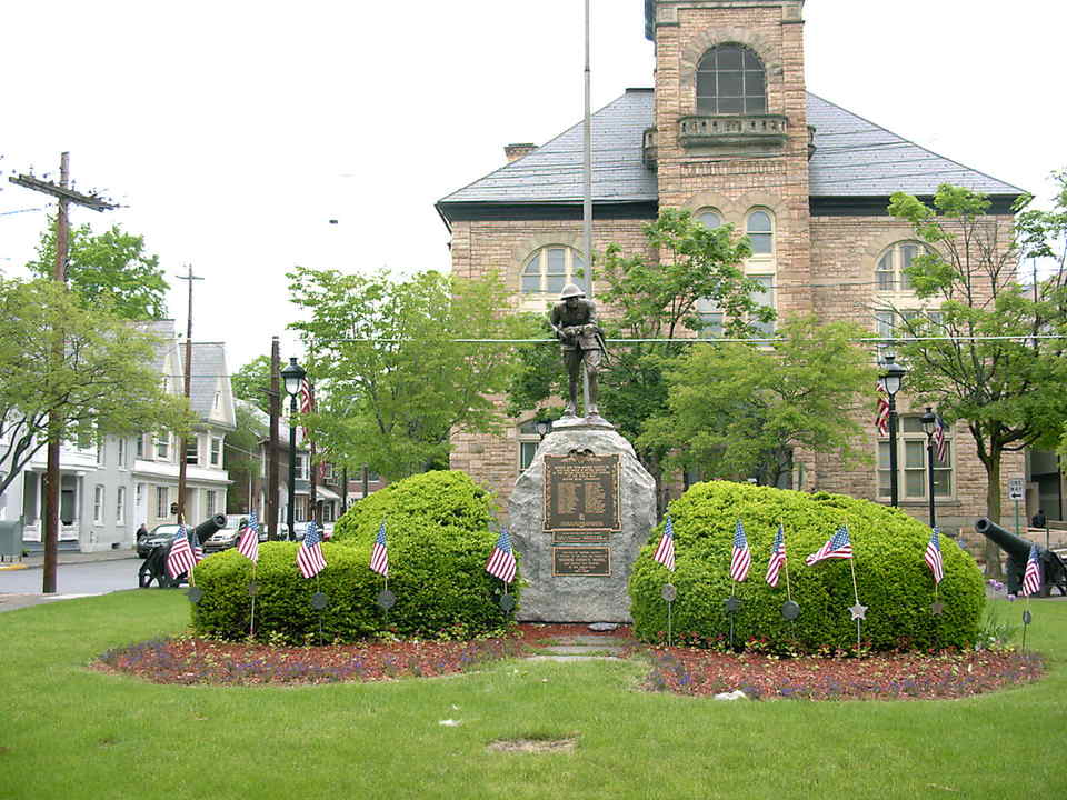 Stroudsburg, PA: Downtown Stroudsburg, Historic Monument