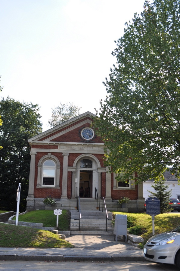 Pittsfield, NH Pittsfield NH library photo, picture, image (New Hampshire) at
