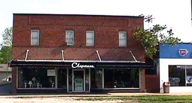 Salem, IL: Chapman's Furniture and Design